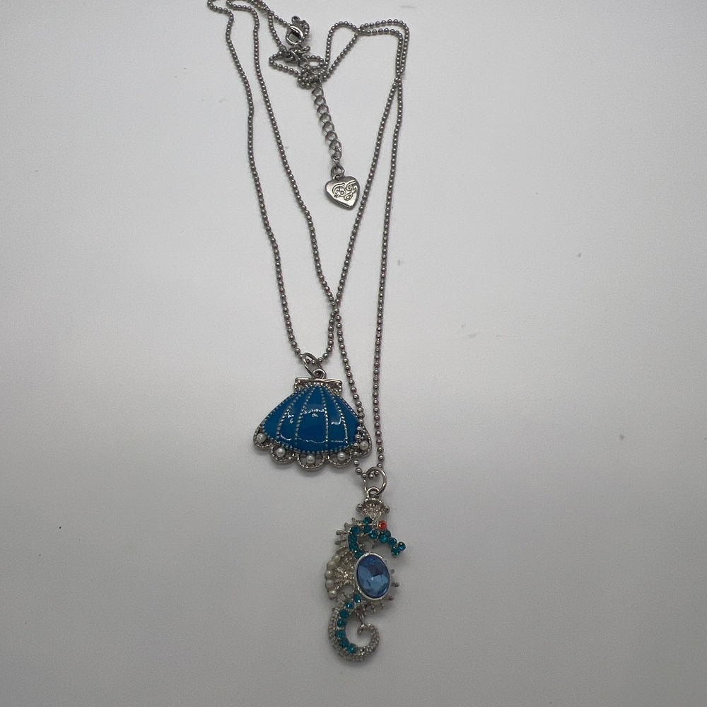 Seahorse and shell necklace Betsey Johnson heart
